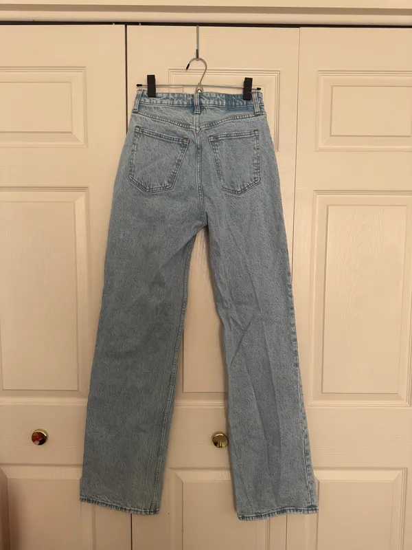 Abercrombie 90’s relaxed high rise curve love light wash denim jeans 2 /26 long - Image 9
