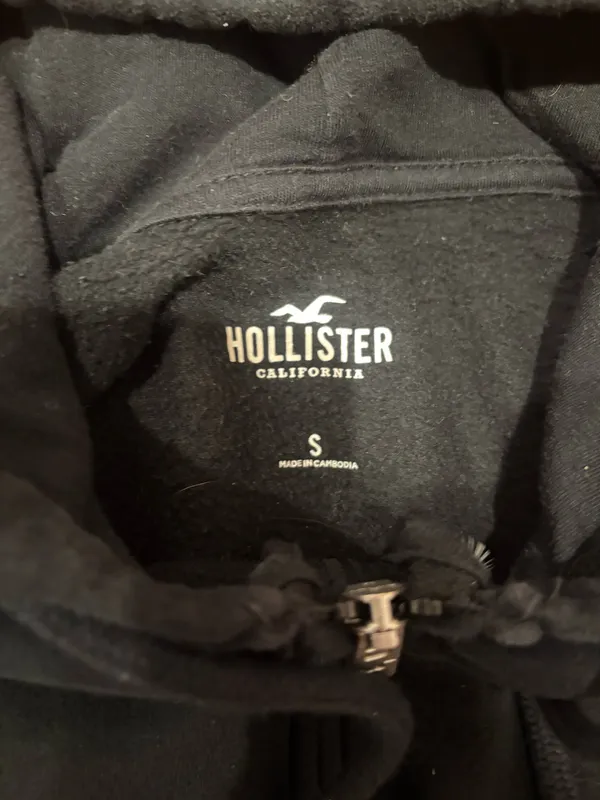Hollister Zip-Up Hoodie Black - Image 2