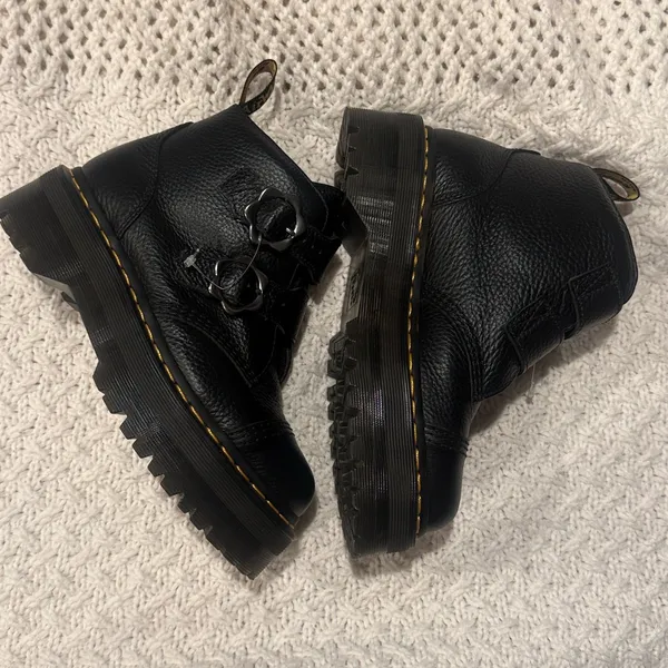 Dr Martens Devon Flowers Womens Ancle Boots 7 - Image 4