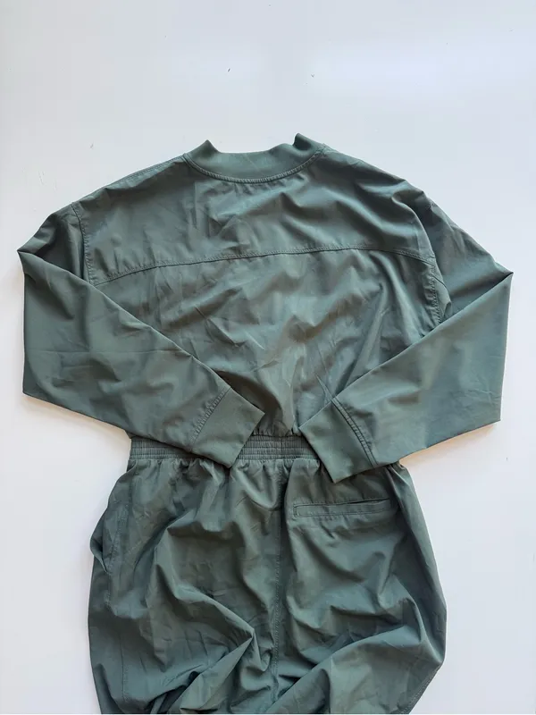 Old Navy StretchTech Cropped Zip Bomber Jumpsuit Size Medium - Sage Green - Image 8
