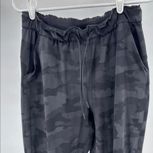 Lululemon stretch high rise Jogger 28" Luxtreme Heritage 365 Camo Deep Coal 8 - Image 3