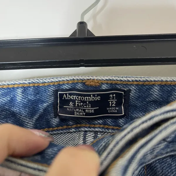 Abercrombie & Fitch natural rise denim skirt medium wash size US 12 - Image 2