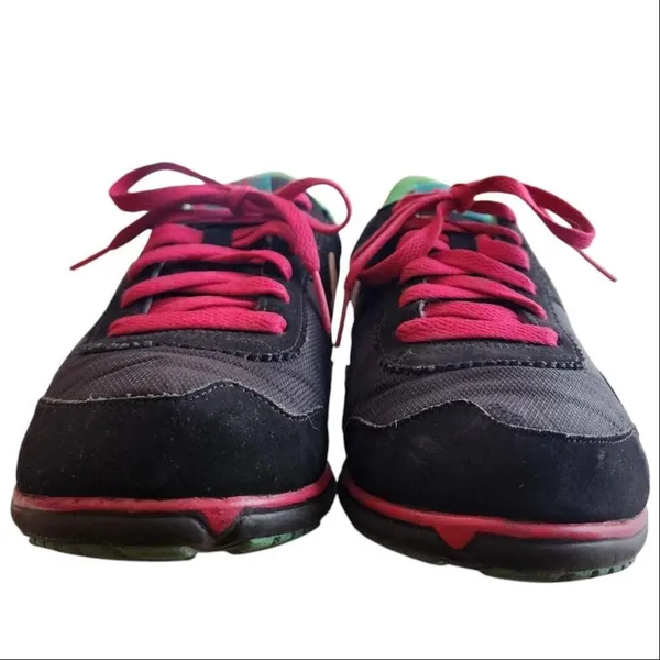 Nike Victoria Black & Neon running shoes size 8 - Image 5