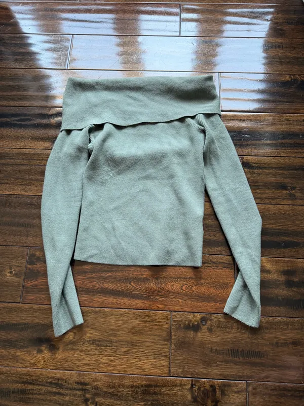 Aritzia Wilfred Off-The-Shoulder Top - Image 3