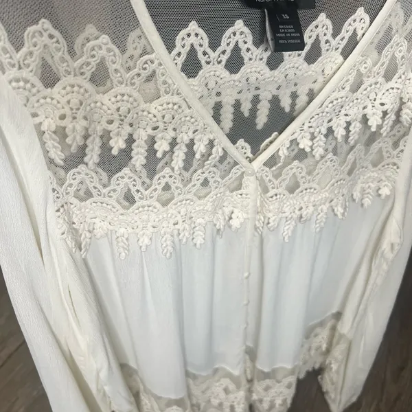 Karen Kane Cream Lace Blouse - Image 4