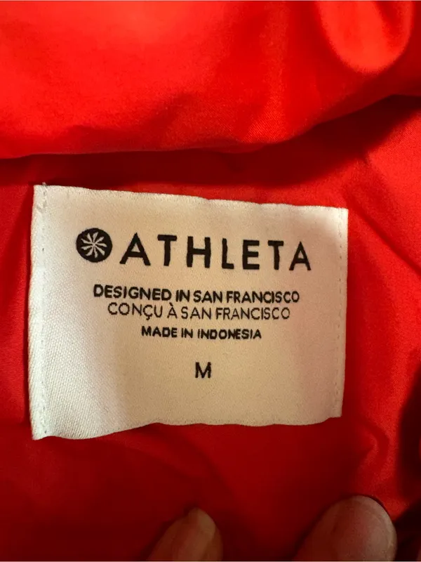 Athleta Summit Cropped Down Puffer Jacket Cardinal Red Medium  Outdoors - Image 3
