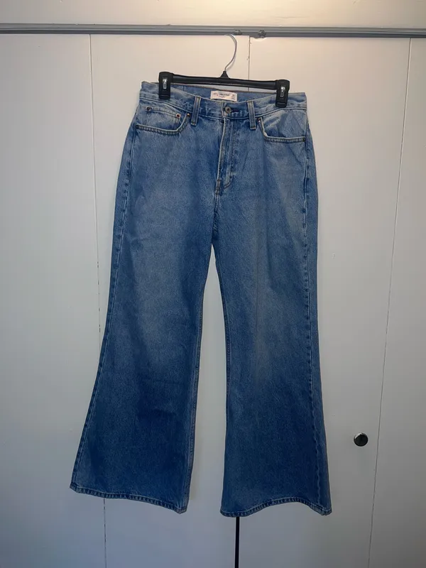 Abercrombie & Fitch Curve Love Baggy Bootcut Jeans - Image 3