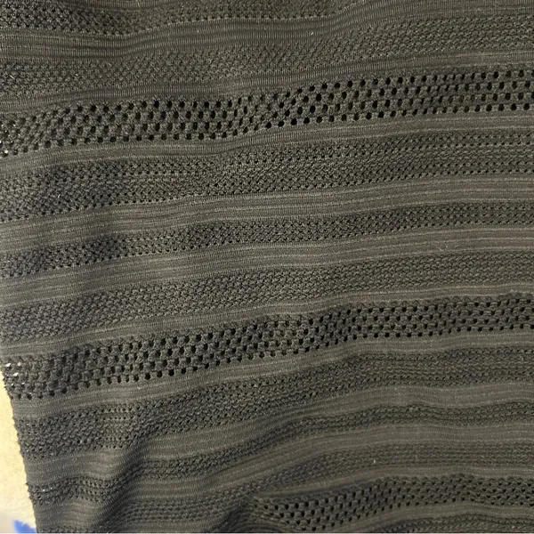 Champion Capri Leggings with mesh/mesh type detail on bottom in black sz medium - Image 4
