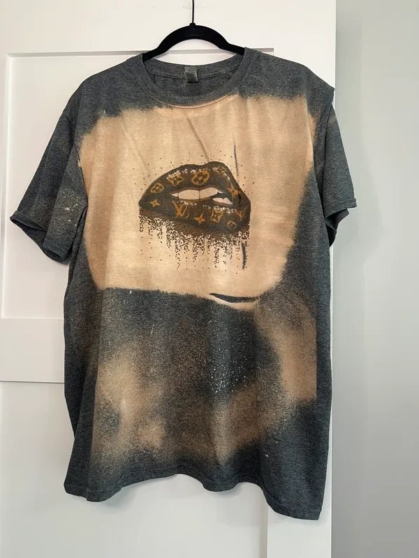 Gildan Lips Acid Wash T-shirt - Image 2