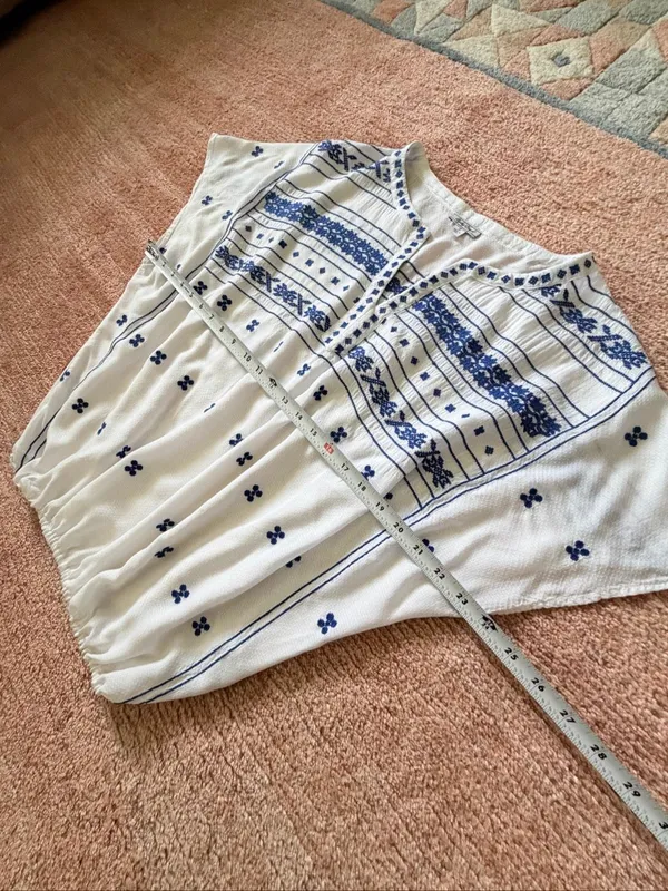 Lucky Brand White Blue Embroidered Boho Peasant Blouse Size Small - Image 4