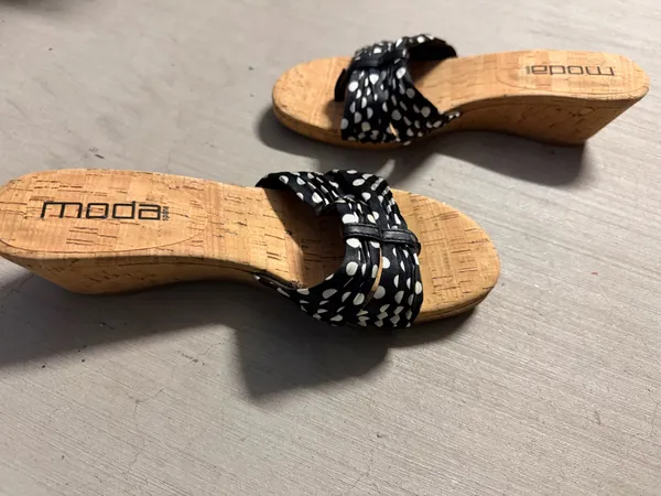 Moda Black & White Polka Dot Wedge Heels - Image 3