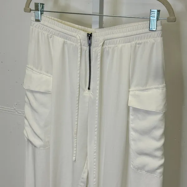Mags & Pye White Cargo Jogger Pants Women's Medium Elastic Waist Zipper Detail‎ - Image 5