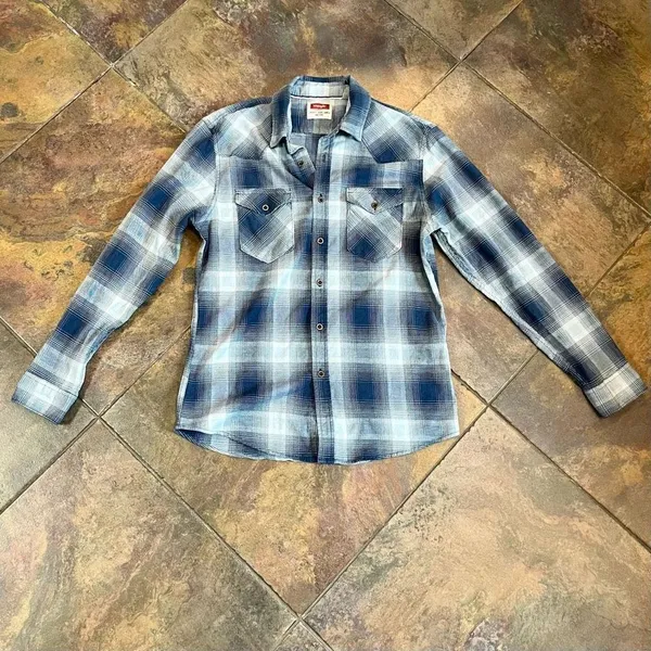 Wrangler Blue Plaid Button Up Long Sleeve Shirt Medium - Image 4