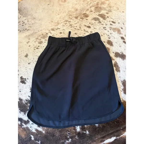 Lululemon On The Fly Skirt In Black Size 6 - Image 2