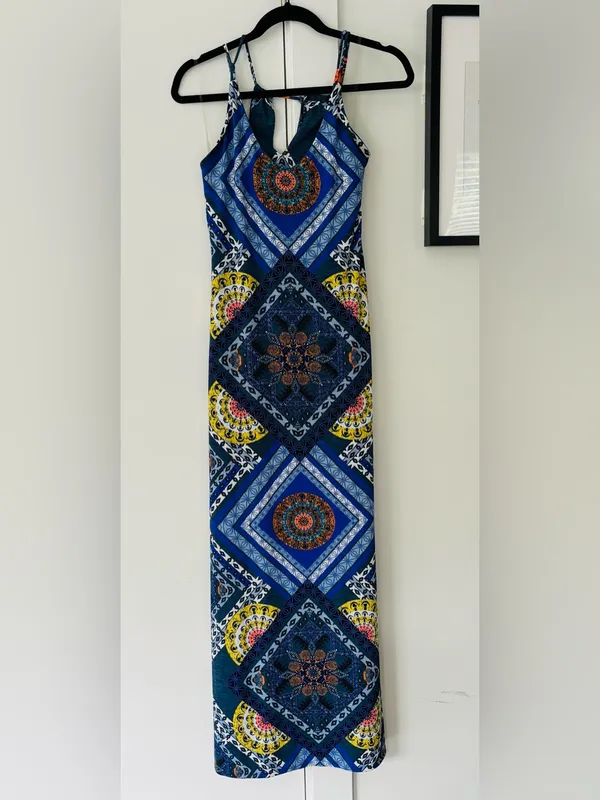 Grevercute from The Buckle blue Bodycon printed maxi in blue size medium - Image 2