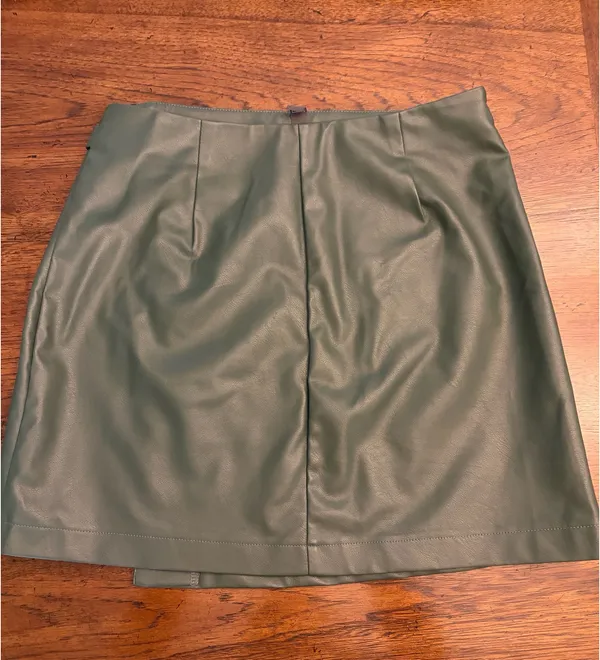 Francesca's Green Skirt - Image 2