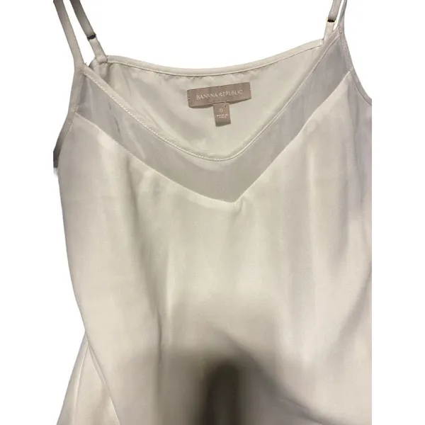 Banana Republic white cami size 0 vneck - Image 2