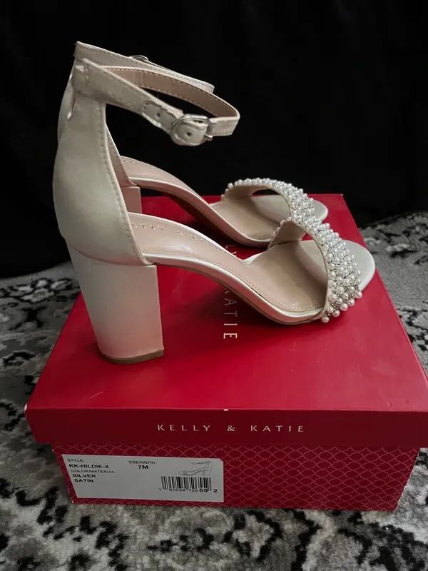 Kelly & Katie Heels Silver Pearls - Image 2