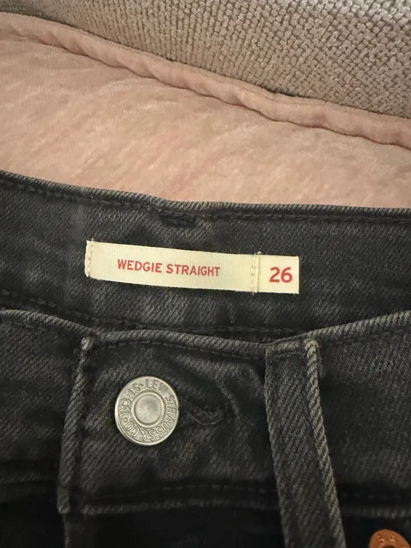Levi’s Wedgie Straight Jeans - Image 2