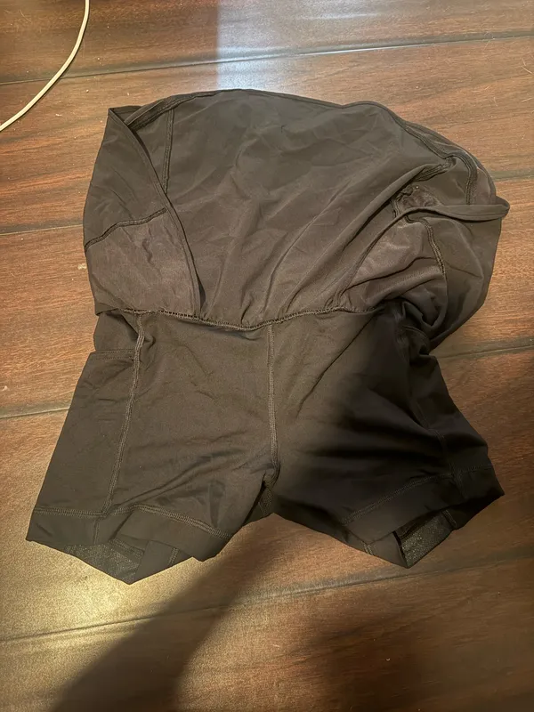 Lululemon hotty hot high rise skirt black size 6 - Image 6