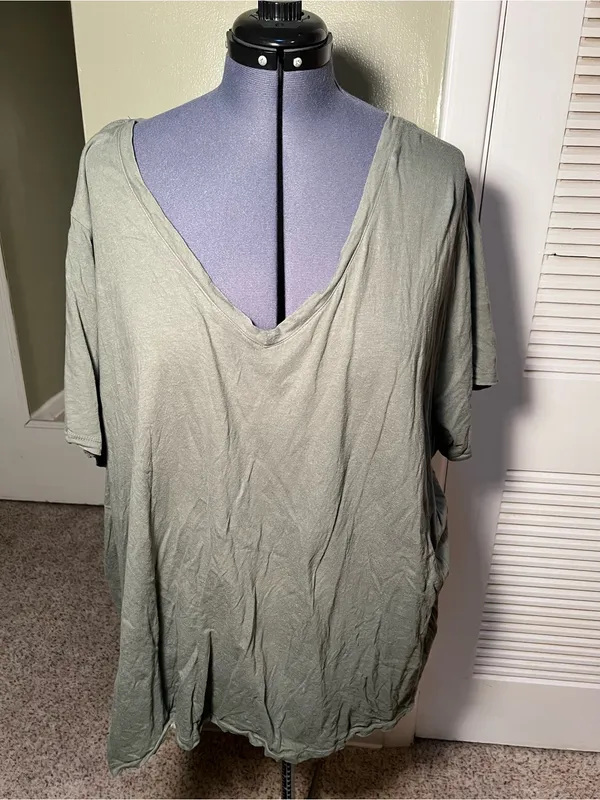 Ava & Viv Women’s Plus Sz 4X V-Neck T-Shirt Olive Green Short Sleeve 100% Cotton - Image 2