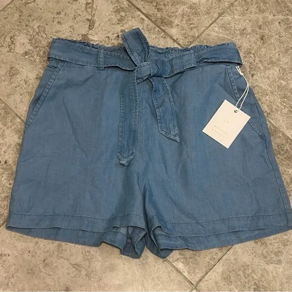 LC Lauren Conrad 3" High-Waisted Paperbag Shorts Chambray NEW Small - Image 3