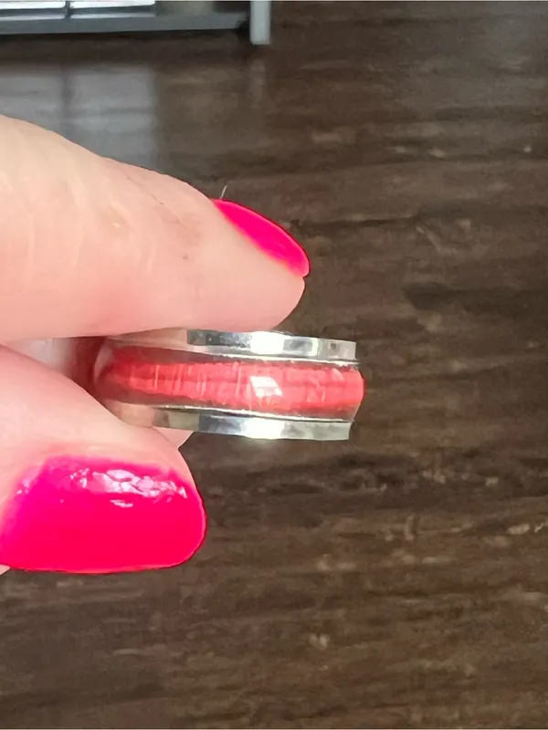 Women’s Stainless Steel Silver Red Cat Eye Design Band Size 6 - Image 3