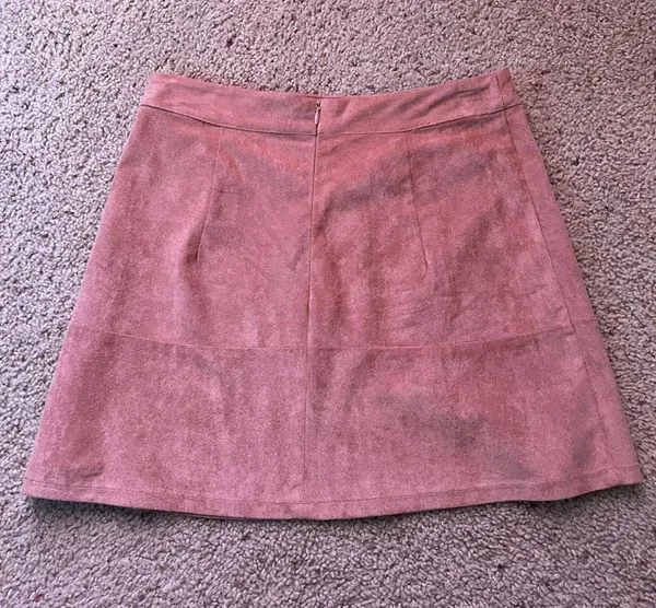Lulus light pink skirt - Image 3