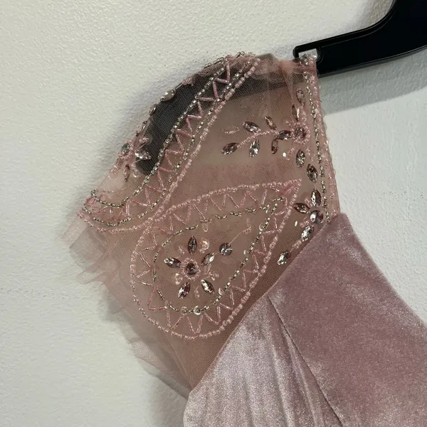JJ's House Dusty Rose Velvet Gown Beaded Sleeve Wedding Guest Dress‎ Size 10/12 - Image 6