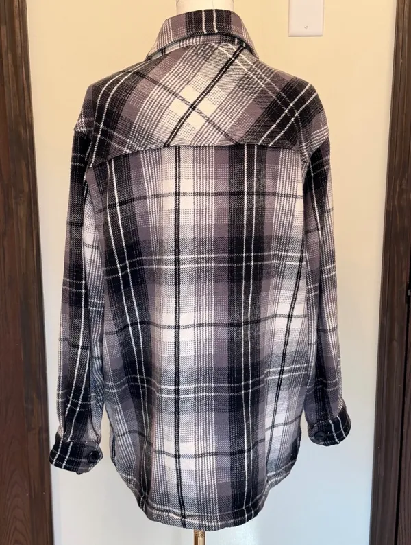 Lucky Brand black and gray long line shacket - Image 4