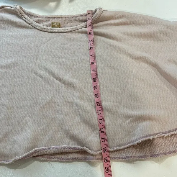 Free Est Free People Pink Raw Hem Cropped Sweatshirt Pullover Medium - Image 7