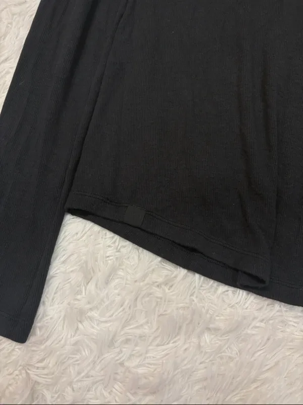 Lululemon Black Long Sleeve Women's Top - Image 3