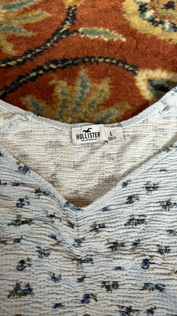 Hollister Soft Knit V Neck Long Sleeve Top - Image 3