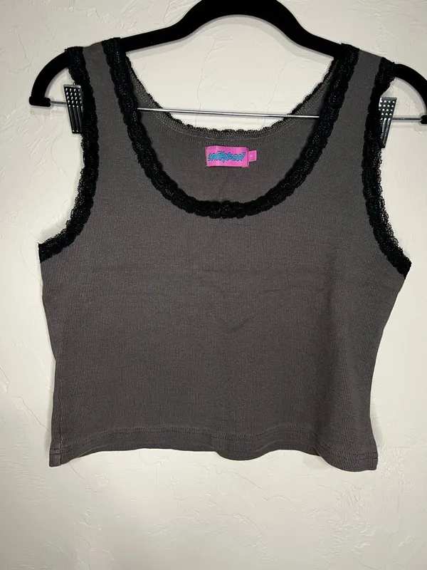 Edikted Alix Lacey Ribbed‎ Gray Scoop Crop Black Lace Trim Tank Top - Image 4