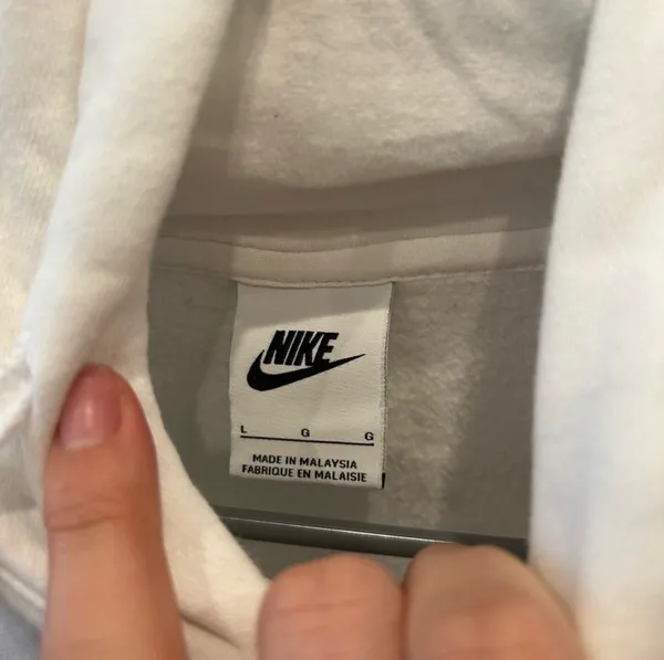 White Large Nike Sweatshirt - Image 4