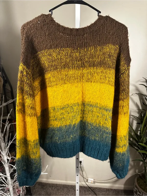 S326. Steve Madden Colorblock Fuzzy Chunky Knit Sweater size M - Image 5
