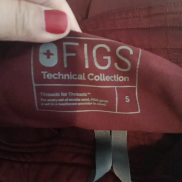 Figs Axim cargo scrub pants burgundy size small women - Image 6
