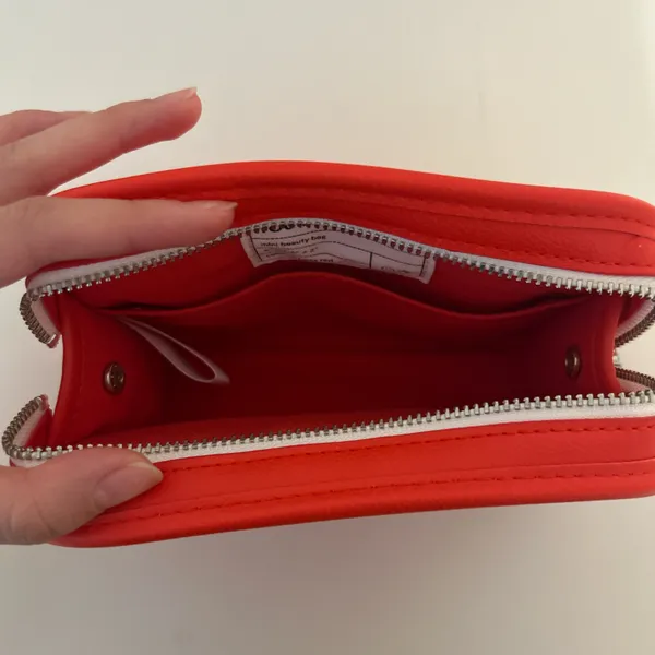 Glossier beauty bag - Image 5