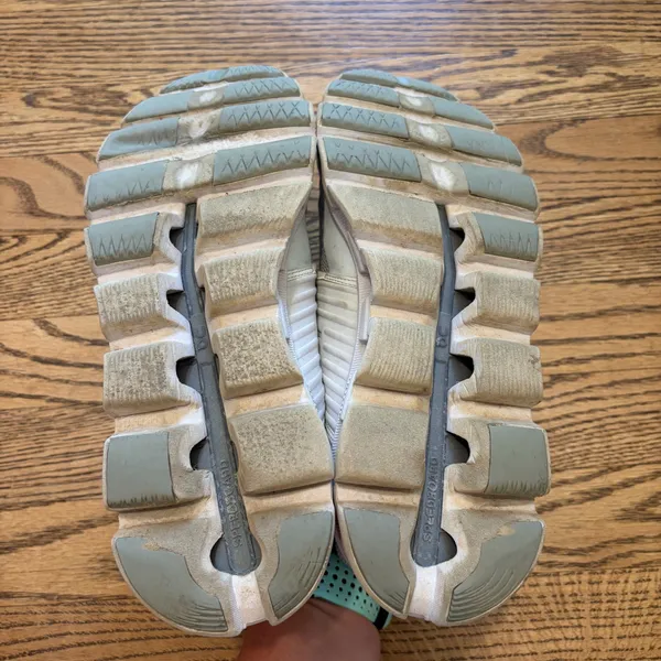 OnCloud OnRunning CloudSwift Sneaker Wolf Sand - Image 4