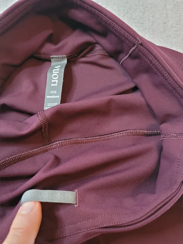 Vuori Pace High Rise Leggings Size Medium Burgundy Yoga Running Athletic - Image 13