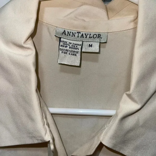 As Is Vintage Ann Taylor 100% Silk Women's Blouse - Size Medium - Image 4