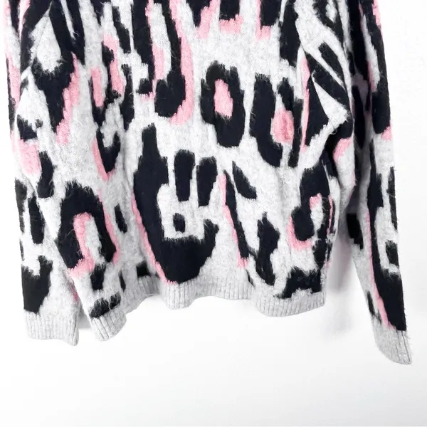 ANTHROPOLOGIE Gisella Leopard Print Long Sleeves Sweater Size Small Fuzzy Cozy - Image 7