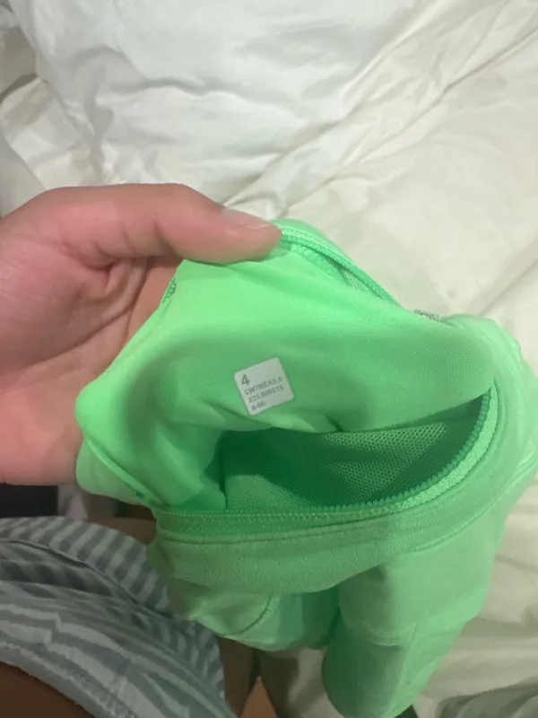 Green Lululemon Shorts Speed Up 2.5" - Image 3