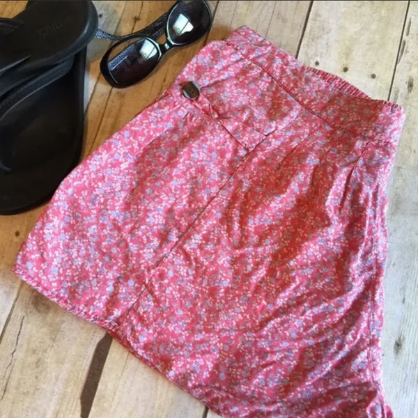 FREE PEOPLE Floral Printed Flutter Button Shorts - Image 4