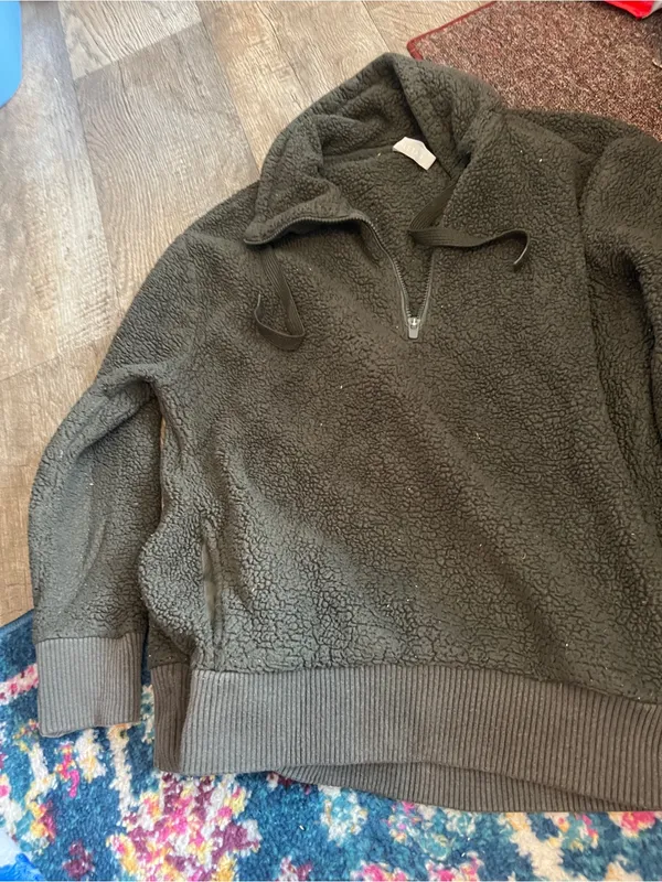 Athleta medium sweatshirt - Image 4