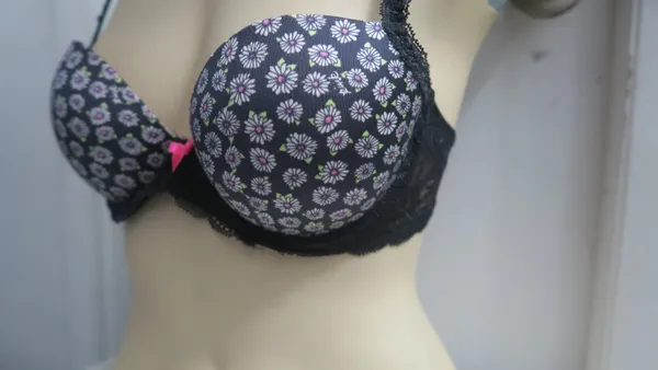 PINK Victoria's Secret flirt push-up bra floral flowers in black and white size 34B. - Image 3