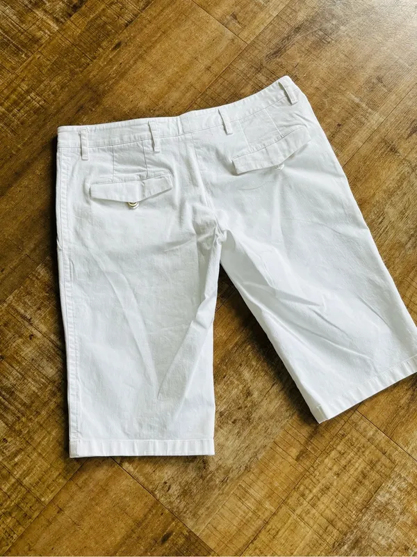 Women's Prada white cotton Bermuda shorts size 42 IT (6-8) - Image 4