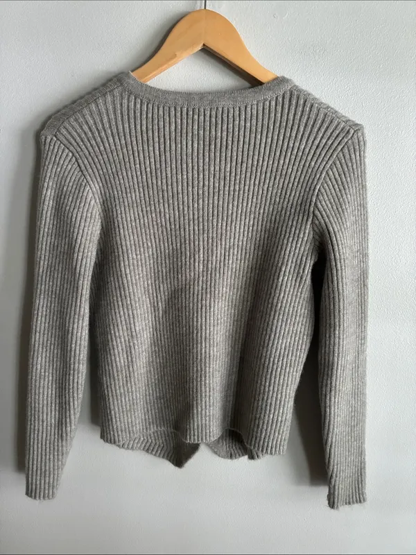 Common Sense Gray Ribbed Knit Cardigan M Gold Button Split Hem Fitted Sweater - Image 9
