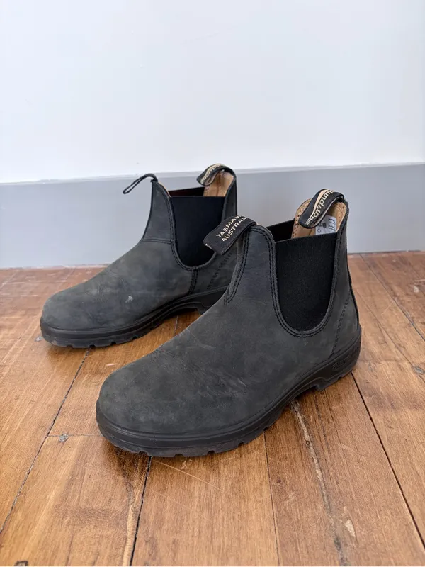 Blundstone 587 Chelsea Boots Rustic Black Leather Women US 7.5 AU 4.5 - Image 2