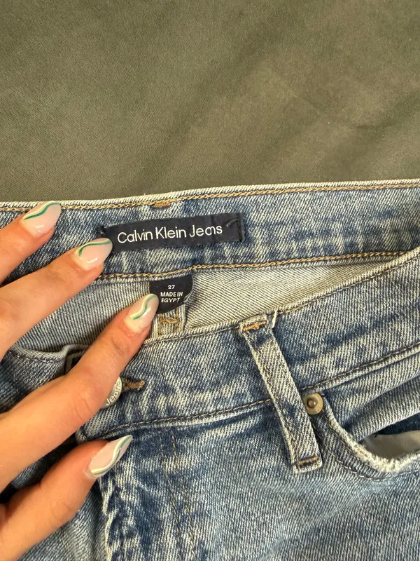 Calvin Klein 90s Mid-Rise Jeans  - Image 2